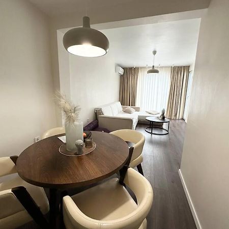 New Luxury Furnished Apartment - Beach, Varna Center & Fast Wi-Fi Esterno foto