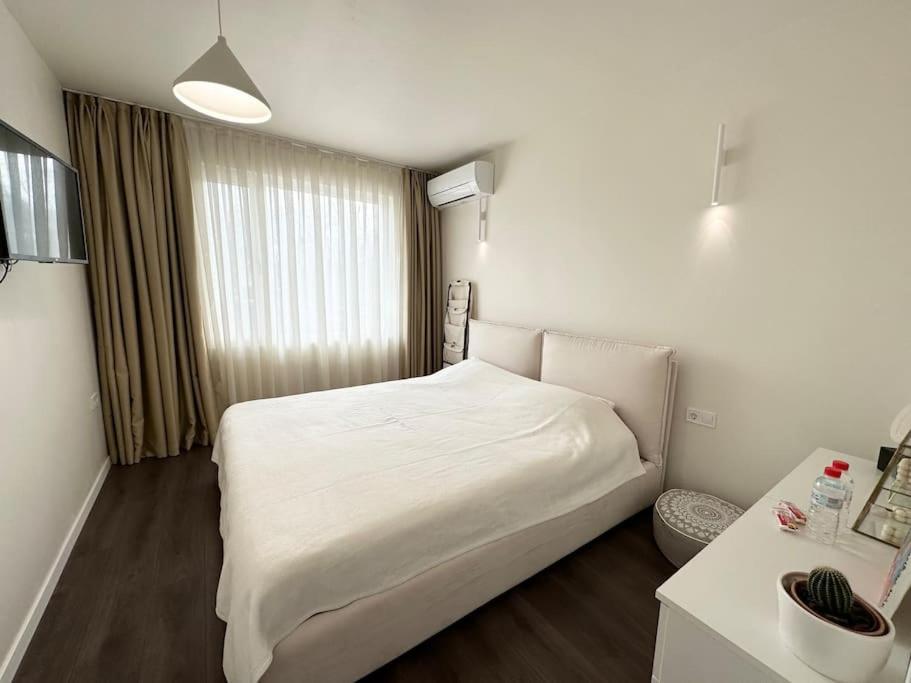 New Luxury Furnished Apartment - Beach, Varna Center & Fast Wi-Fi Esterno foto