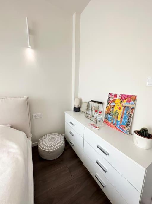 New Luxury Furnished Apartment - Beach, Varna Center & Fast Wi-Fi Esterno foto