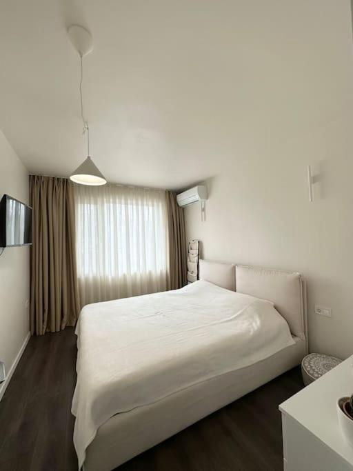 New Luxury Furnished Apartment - Beach, Varna Center & Fast Wi-Fi Esterno foto